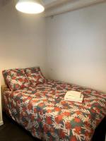 Una cama o camas en una habitaci&oacute;n de Le 20 La Loire Maison de bord de Loire