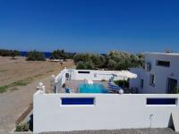 Bazén v ubytovaní Beach Pearl - Beach Front House with Private Pool alebo v jeho blízkosti