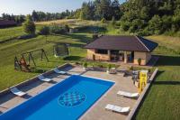 Bazén v ubytování Apartments Lucija nebo v jeho okolí
