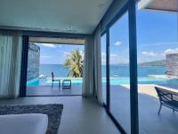 Bazén v ubytování Kamala Beach卡马拉海滩 6卧室泳池别墅 优秀的海景西海岸位置 含佣人车位接机 nebo v jeho okolí