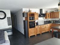 Kuchyňa alebo kuchynka v ubytovaní Très belle Villa avec piscine et jaccuzi