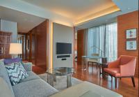 Grand Hyatt Manilaにあるテレビまたはエンターテインメントセンター