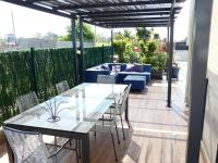 Reštaurácia alebo iné gastronomické zariadenie v ubytovaní Chalet de diseño moderno en Sanxenxo