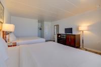 Rideau Oceanfront Motelにあるベッド