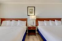 Rideau Oceanfront Motelにあるベッド