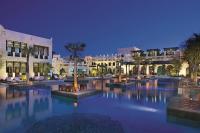 Sharq Village & Spa, a Ritz-Carlton Hotelの敷地内または近くにあるプール