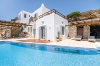 Bazén v ubytování Villa Olivia Mykonos nebo v jeho okolí