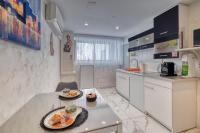Kuchnia lub aneks kuchenny w obiekcie Love Room Attitude