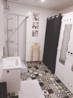 Kúpeľňa v ubytovaní Loft chez Valy et Hervé