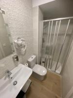A bathroom at Habitaciones Arrisal