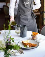 Jídlo v hotelu nebo okolí