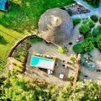 Bazén v ubytovaní Is Cheas wine farm boutique hotel alebo v jeho blízkosti