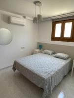Postel nebo postele na pokoji v ubytování Villa en primera línea de mar con piscina privada