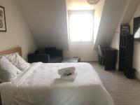 Plán poschodí v ubytovaní Maison 8 personnes 4 chambres parking privé pour 24h Mans