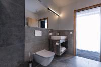 A bathroom at DAS MORITZ- Fine Living Apartments