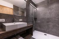 A bathroom at DAS MORITZ- Fine Living Apartments