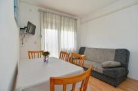 TV a/nebo společenská místnost v ubytování Apartments Stefko 2071