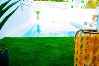 Bazén v ubytování Vibesol Pool Heated House nebo v jeho okolí