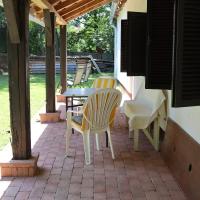 Patio alebo iná vonkajšia časť ubytovania Őrségi Mazsola Vendégház