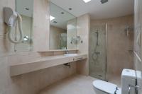 A bathroom at Tauro Villas Deluxe