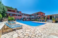 Bazén v ubytování Arianna apartment 17 nebo v jeho okolí