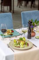 Jídlo v hotelu nebo okolí