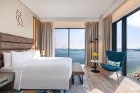 Posezení v ubytování voco Dubai The Palm by IHG
