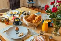 Đồ ăn tại/gần nhà khách