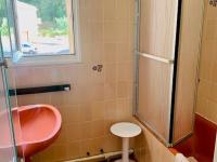 Kúpeľňa v ubytovaní Appartement F3, 4 Couchages, Balcon, Wi-Fi, Garage, Ascenseur, Proche Centre et Cures, Amélie-les-Bains - FR-1-703-97