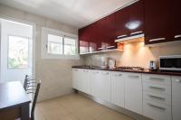 Kuchyňa alebo kuchynka v ubytovaní Apartamentos Torre Yago