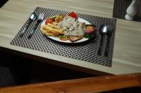 Jídlo v hotelu nebo okolí