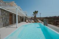 Bazén v ubytovaní Arcs Suites & Residences alebo v jeho blízkosti