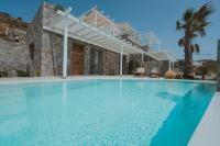 Bazén v ubytovaní Arcs Suites & Residences alebo v jeho blízkosti