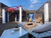 Patio alebo iná vonkajšia časť ubytovania Finca PrivateGardens DoubleBed FreeP Tv Wifi