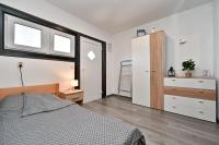 Posteľ alebo postele v izbe v ubytovaní Holiday House Dora - Nice home with nice forest view and Outdoor swimming pool, Whirlpool-Jacuzzi, Sauna, 2 bedrooms and WiFi