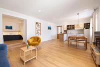 Kuchyň nebo kuchyňský kout v ubytování Beachfront Comfort Apartment NIVES