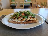 Jídlo v penzionu nebo okolí