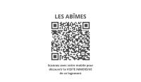 a black and white picture of a qr code at Les Abîmes, beau logement avec 2 chambres avec parking in Saint Malo