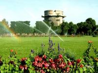 A garden outside Comfortable romantic 1 bedroom apartment near Augarten