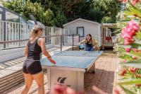 Hostia v ubytovaní Camping maeva Escapades Sun Océan