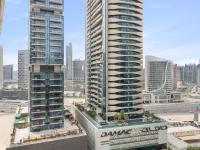 Nespecifikovaný výhled na destinaci Dubaj nebo výhled na město při pohledu z apartmánu