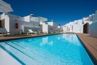 Bazén v ubytovaní La Concha Boutique Apartments - Adults Only alebo v jeho blízkosti