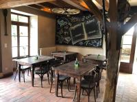 En restaurant eller et andet spisested på Ferme de la Dhuys