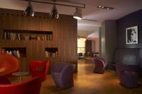 Ein Sitzbereich in der Unterkunft Park Plaza Berlin