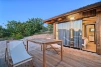 Balkón alebo terasa v ubytovaní Golden Haven Luxe Bungalow Resort