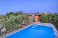 Bazén v ubytovaní Golden Haven Luxe Bungalow Resort alebo v jeho blízkosti