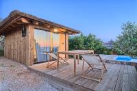 Balkón alebo terasa v ubytovaní Golden Haven Luxe Bungalow Resort