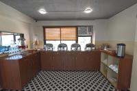 Příslušenství pro přípravu čaje a kávy v ubytování Hotel Swagat Suites