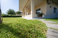 Ogród w obiekcie Villa Nisa apartment