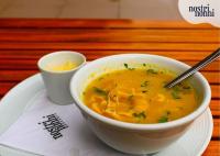 ホテルの敷地内または近くでの食事または食べ物